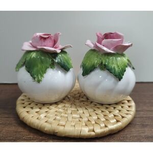 Vtg Staffordshire Bone China Jon Anton Small Flowered Salt And Pepper Shakers S2
